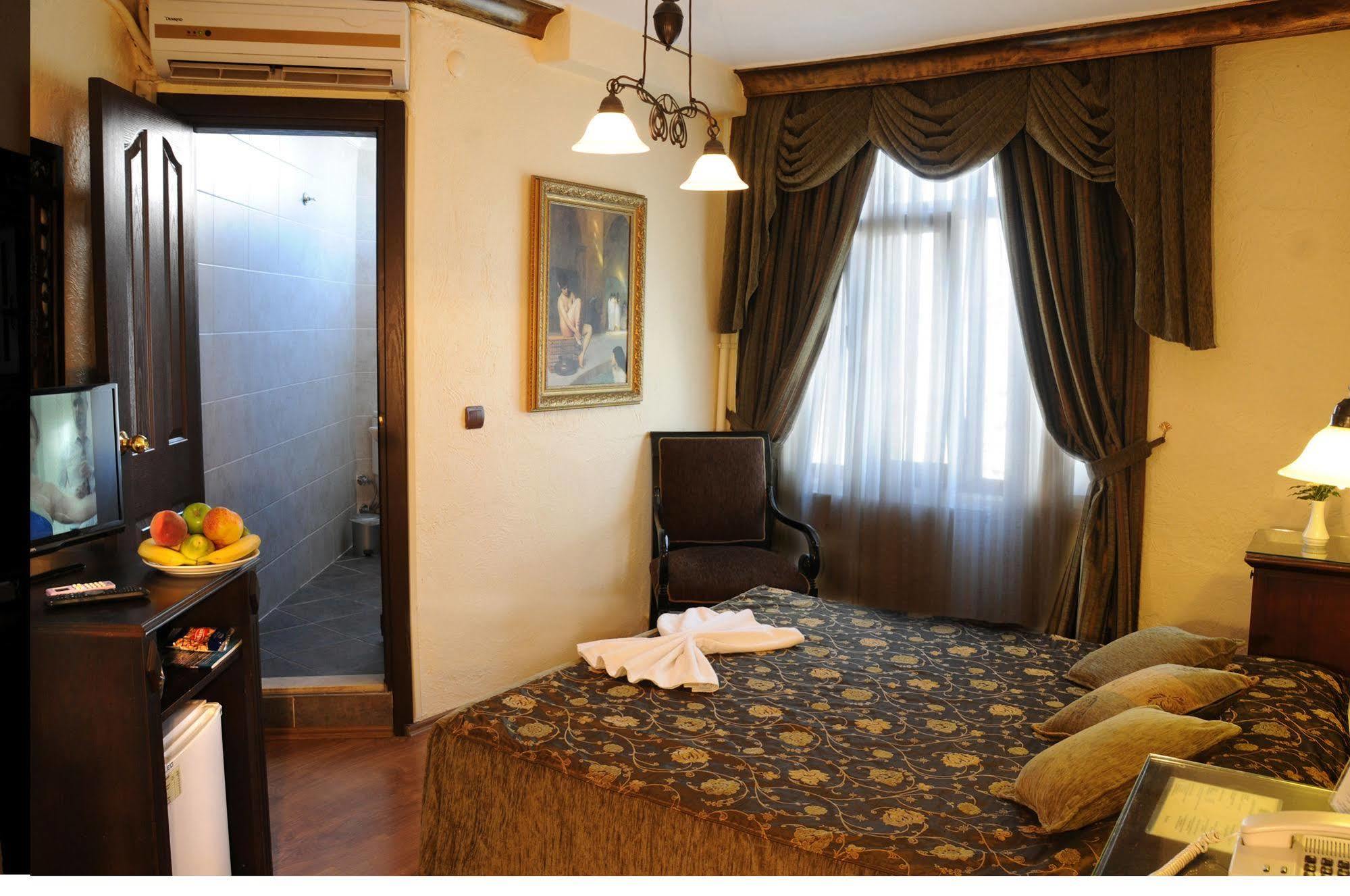 Megara Palace - Old City Istanbul Bagian luar foto