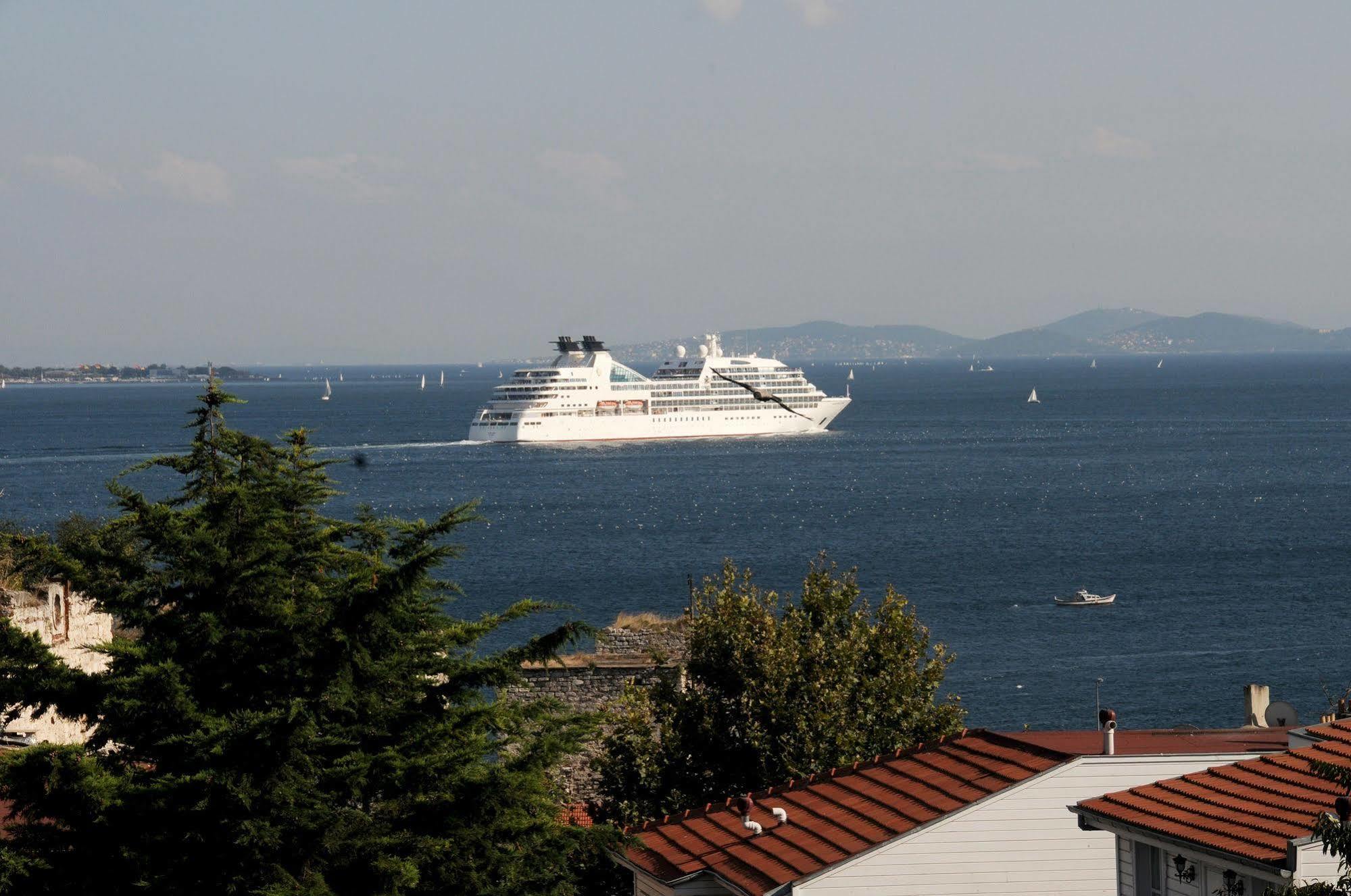 Megara Palace - Old City Hotel Istanbul Bagian luar foto